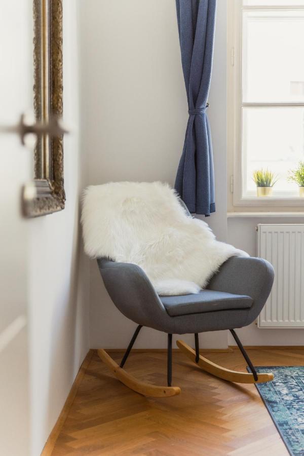Appartement Location Centre In Historic Building With Free Garage Parking