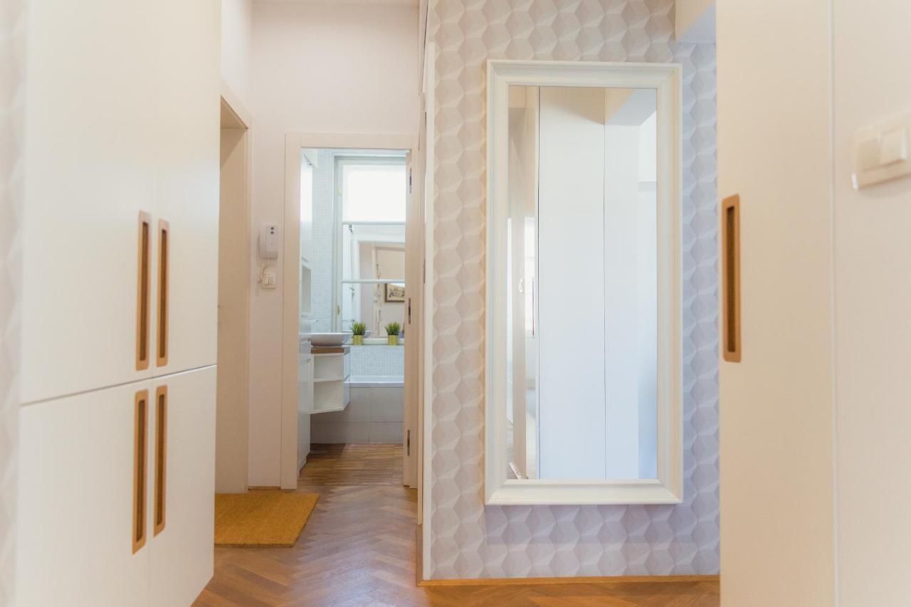 Appartement Location Centre In Historic Building With Free Garage Parking Ljubljana