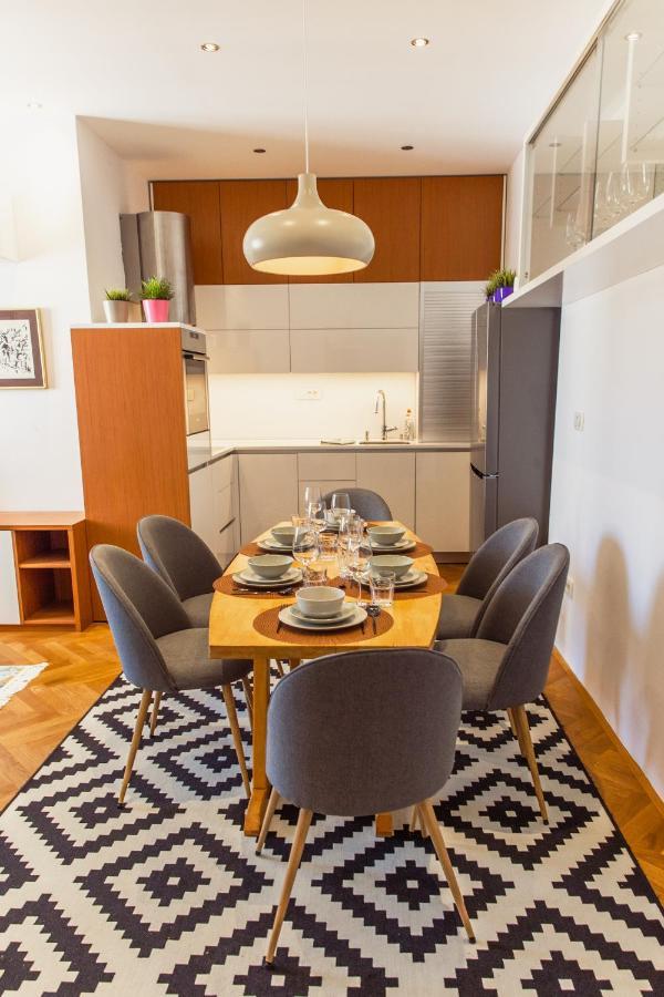Location Centre In Historic Building With Free Garage Parking Appartement Ljubljana